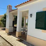 Guest House Alfarrobeiras
